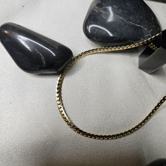 Large Gold Scalloped Herringbone Chain - Picture 12 of 15